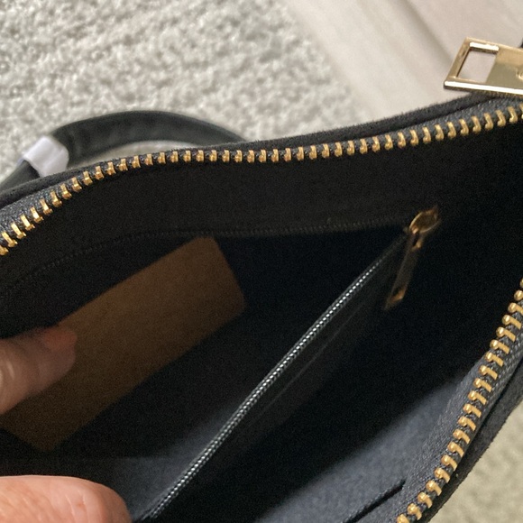 Bearpaw Bag NWT faux Suede and Sherpa trim - Picture 7 of 9